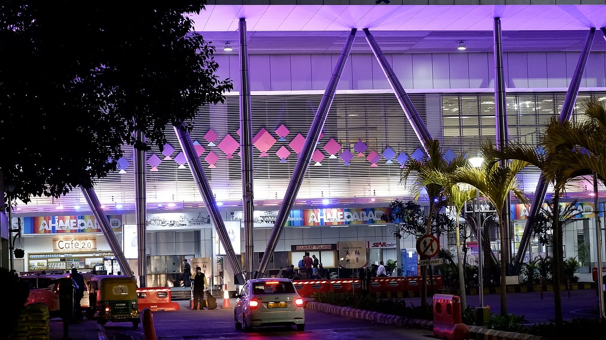 Ahmedabad Airport Pickup by Shreeji Travels